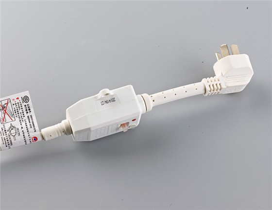 漏電保護插頭造型精致，設計合理